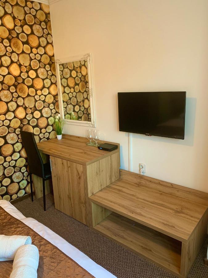 Dorottya Vendeghaz Hotel Miskolc Bagian luar foto