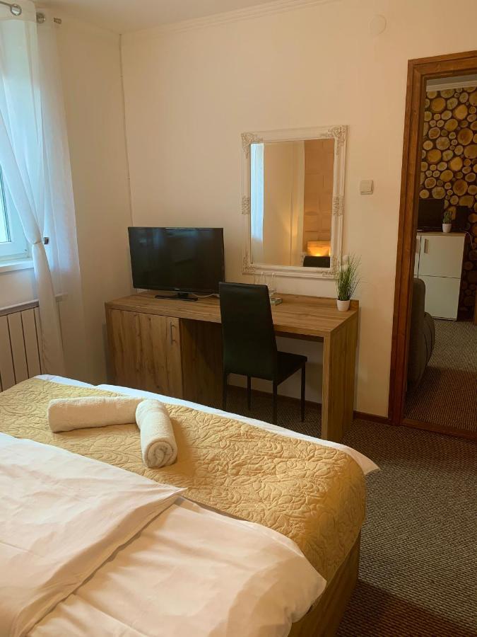 Dorottya Vendeghaz Hotel Miskolc Bagian luar foto