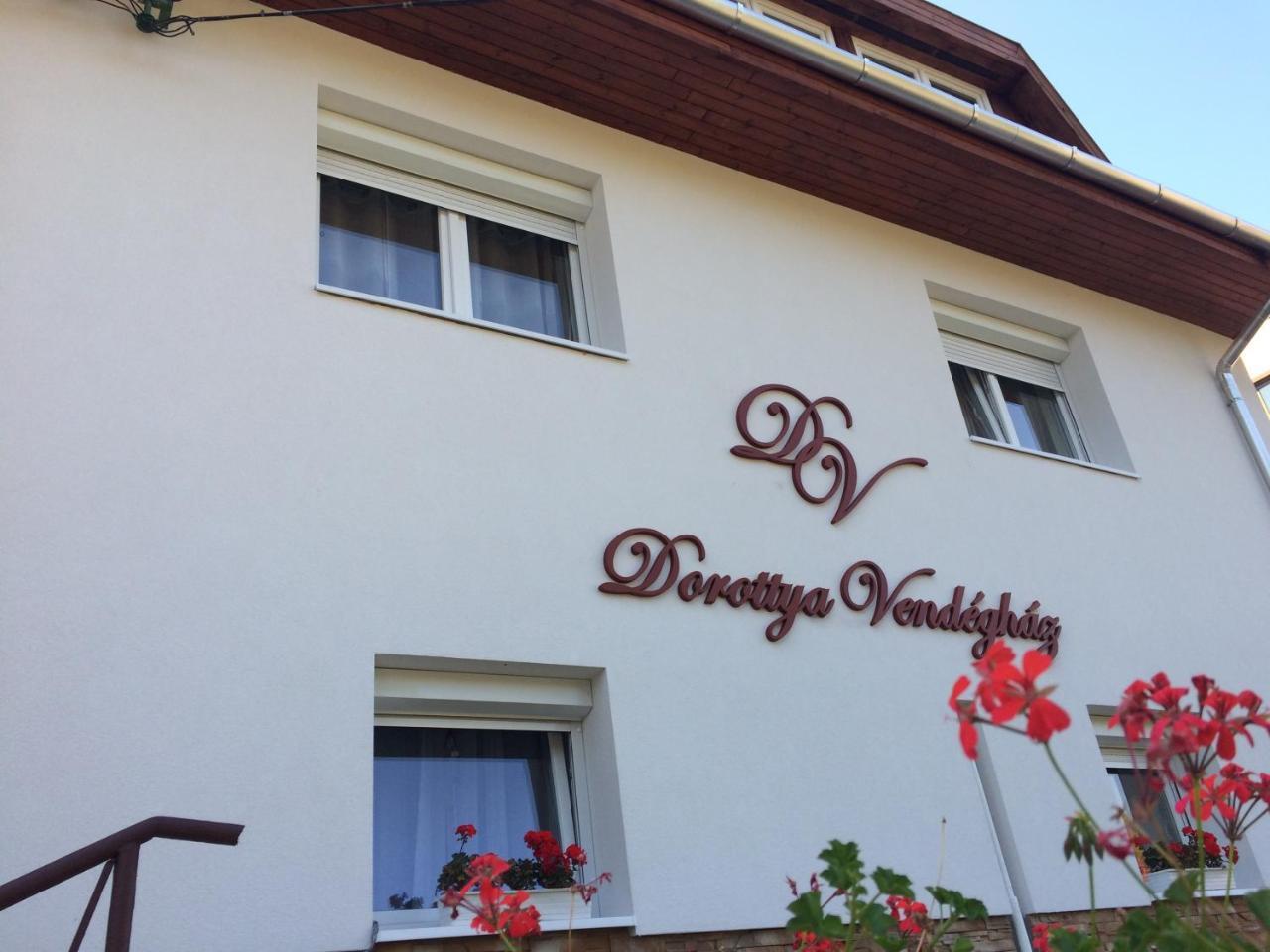 Dorottya Vendeghaz Hotel Miskolc Bagian luar foto